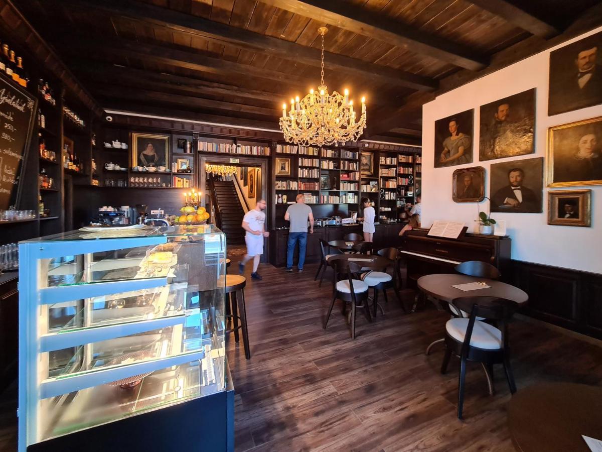 Mr Görgey Art Hotel&Pizzeria Visegrád Exterior foto